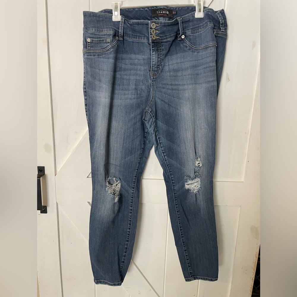 Plus, 22r, torrid, Jeggings. Great used condition. Distressed, summer, fall,